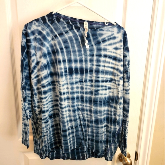 Lululemon Top (worn once & washed) - Picture 1 of 3